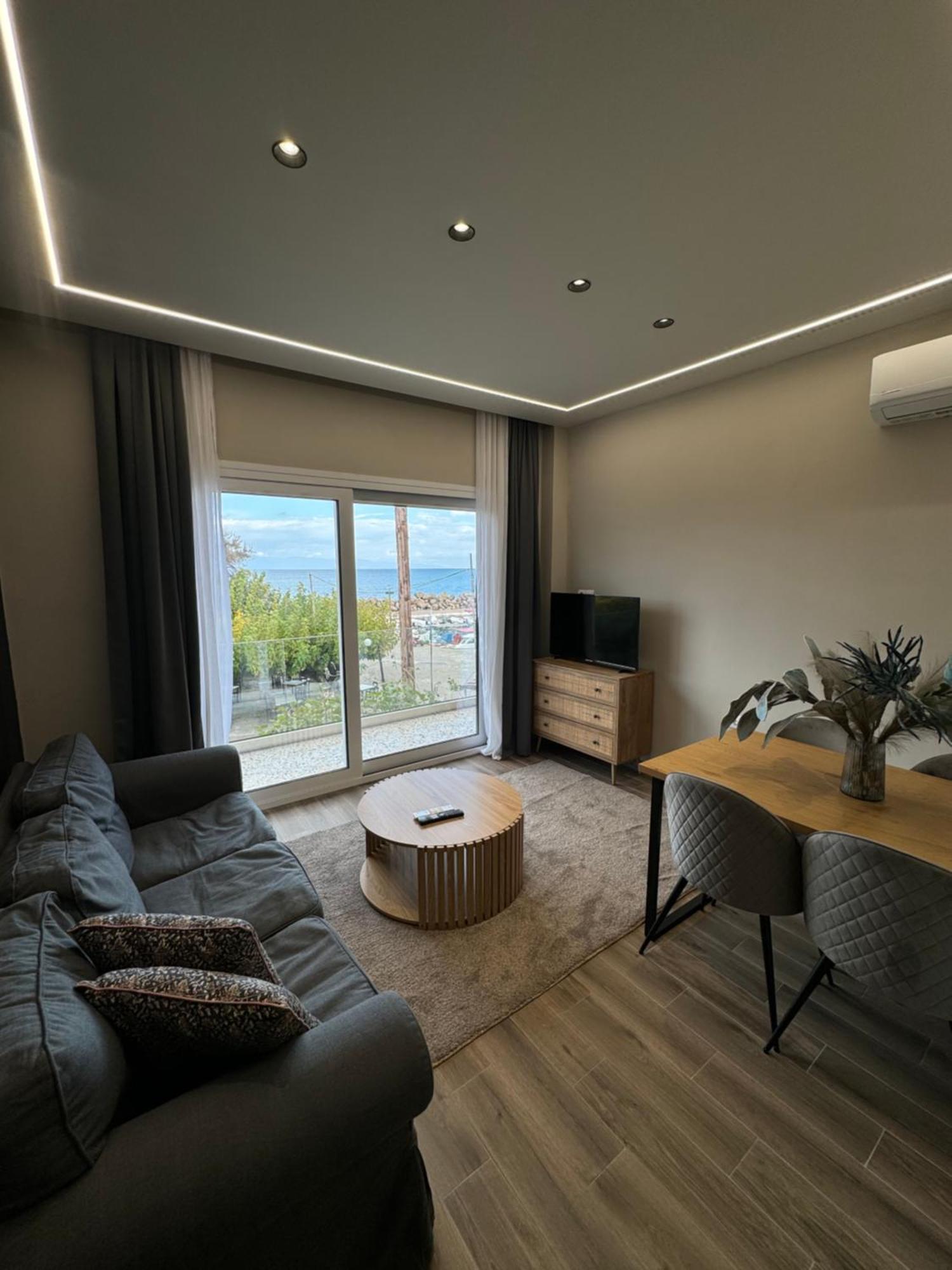 Artemis Apartments Diakopto Bagian luar foto