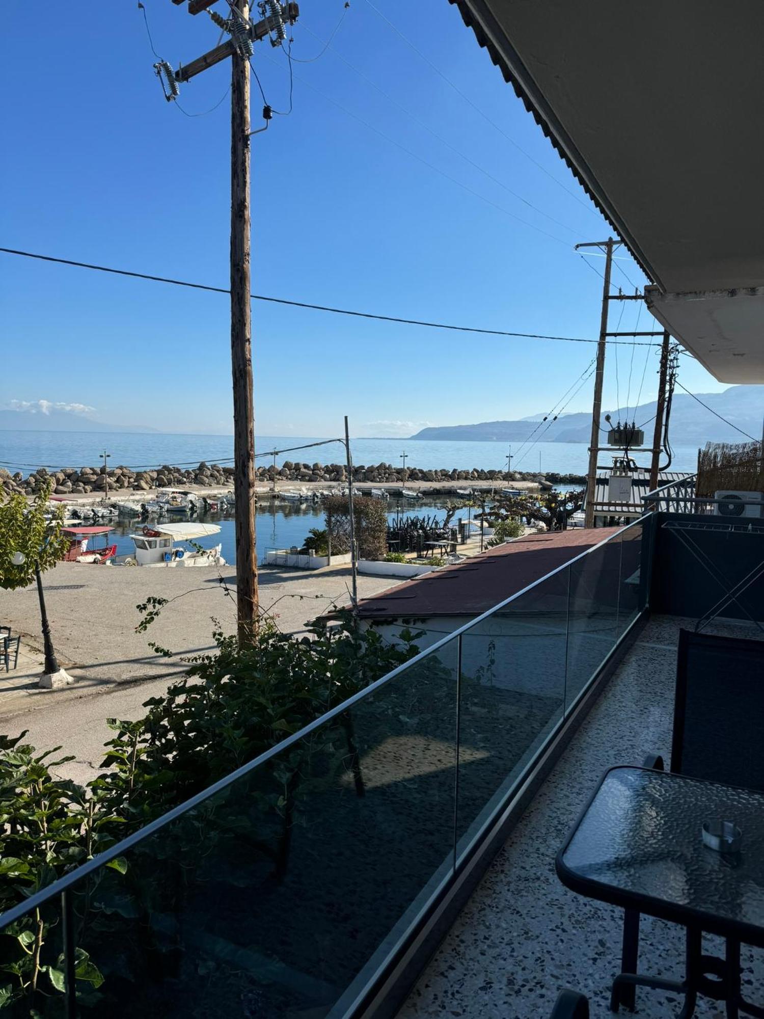 Artemis Apartments Diakopto Bagian luar foto